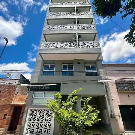 Best In Camba Cua, A Metros De La Costanera Y Del Centro De La Ciudad, Ubicacion Inmejorable, Cerca De La Playa, Dpto Moderno, Completamente Equipado, Con Balcon, Con Todo Lo Necesario Para Una Estadia Comoda Y Placentera Corrientes Exterior foto
