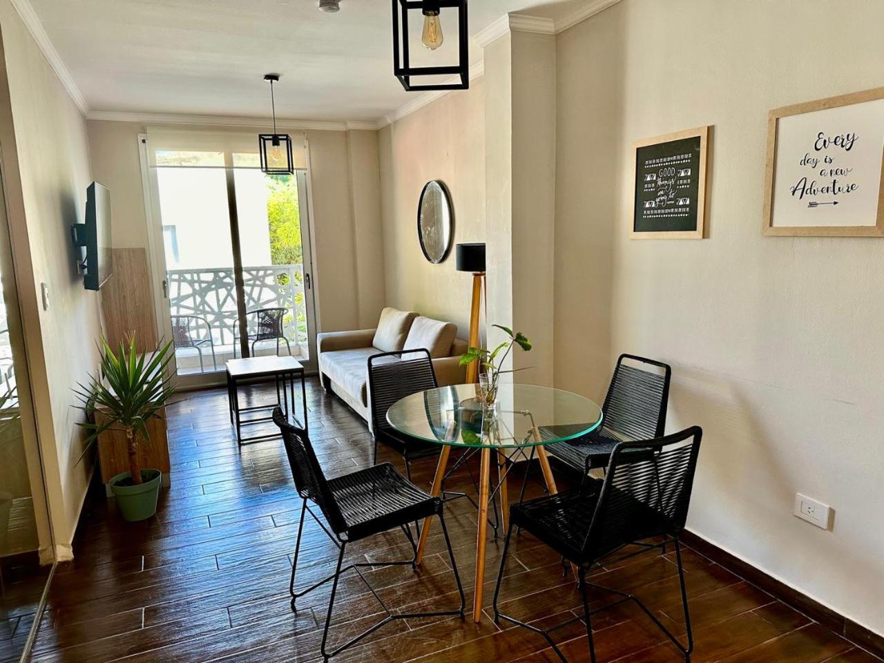In Camba Cua, A Metros De La Costanera Y Del Centro De La Ciudad, Ubicacion Inmejorable, Cerca De La Playa, Dpto Moderno, Completamente Equipado, Con Balcon, Con Todo Lo Necesario Comoda Y Placentera *