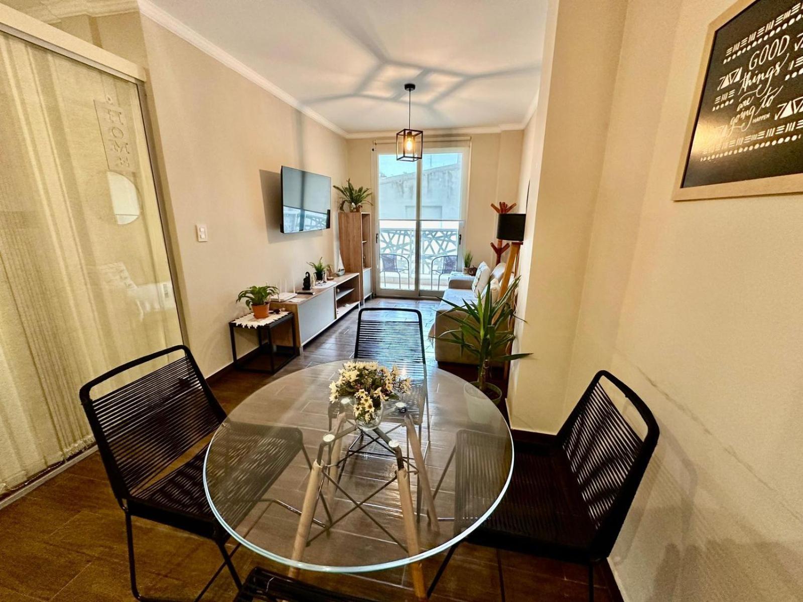 In Camba Cua, A Metros De La Costanera Y Del Centro De La Ciudad, Ubicacion Inmejorable, Cerca De La Playa, Dpto Moderno, Completamente Equipado, Con Balcon, Con Todo Lo Necesario Comoda Y Placentera