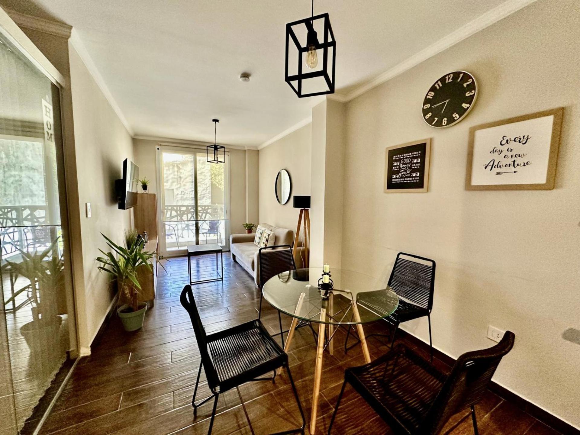 In Camba Cua, A Metros De La Costanera Y Del Centro De La Ciudad, Ubicacion Inmejorable, Cerca De La Playa, Dpto Moderno, Completamente Equipado, Con Balcon, Con Todo Lo Necesario Comoda Y Placentera Corrientes