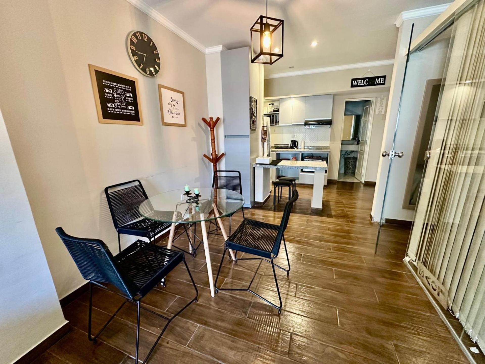 In Camba Cua, A Metros De La Costanera Y Del Centro De La Ciudad, Ubicacion Inmejorable, Cerca De La Playa, Dpto Moderno, Completamente Equipado, Con Balcon, Con Todo Lo Necesario Comoda Y Placentera